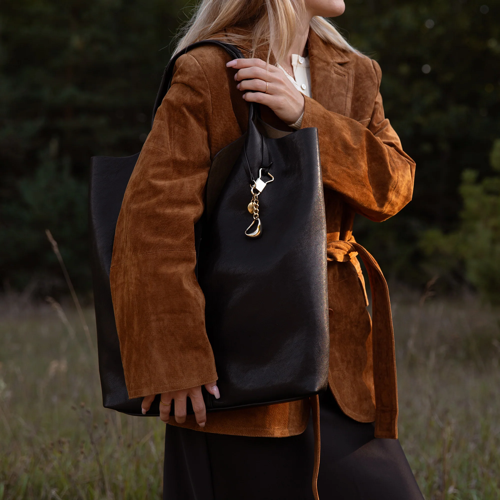AUGUSTE TOTE BLACK STELLA - Image 4