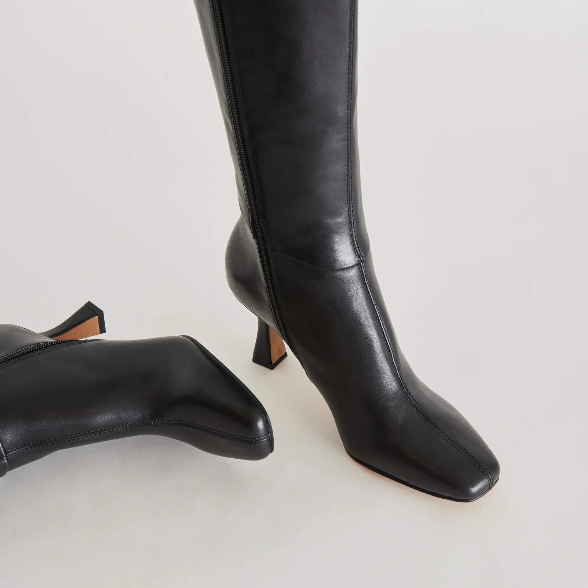 GYRA WIDE CALF BOOTS BLACK LEATHER - Image 10